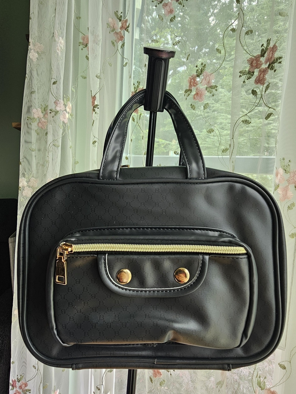 Black Womans Travel Make Up Bag with Gold Hardware